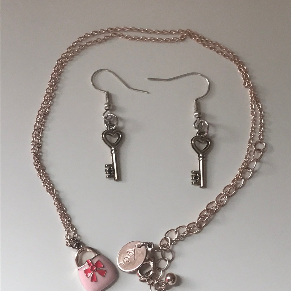 Key heart earrings and bag necklace